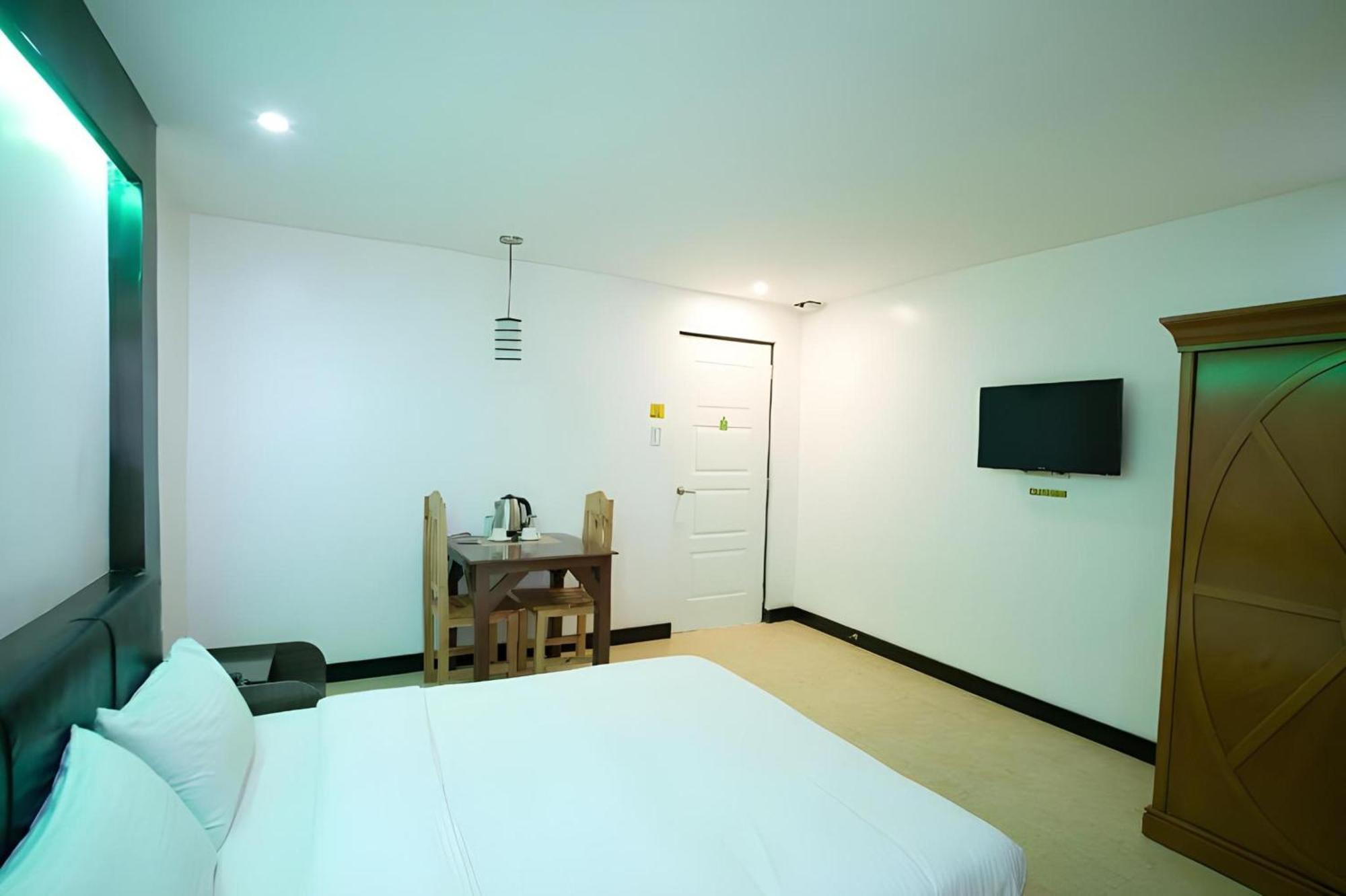 Oyo 195 Ranchotel - Binan Exterior photo