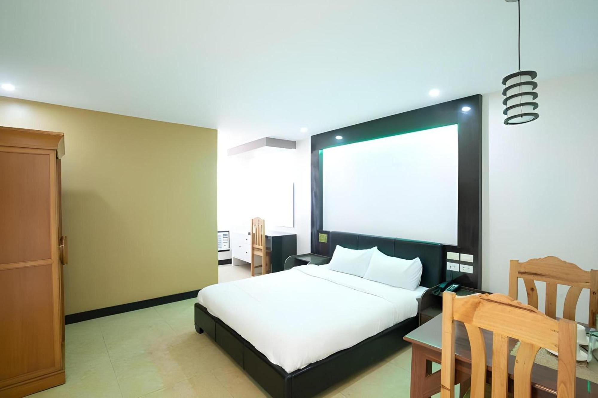Oyo 195 Ranchotel - Binan Exterior photo